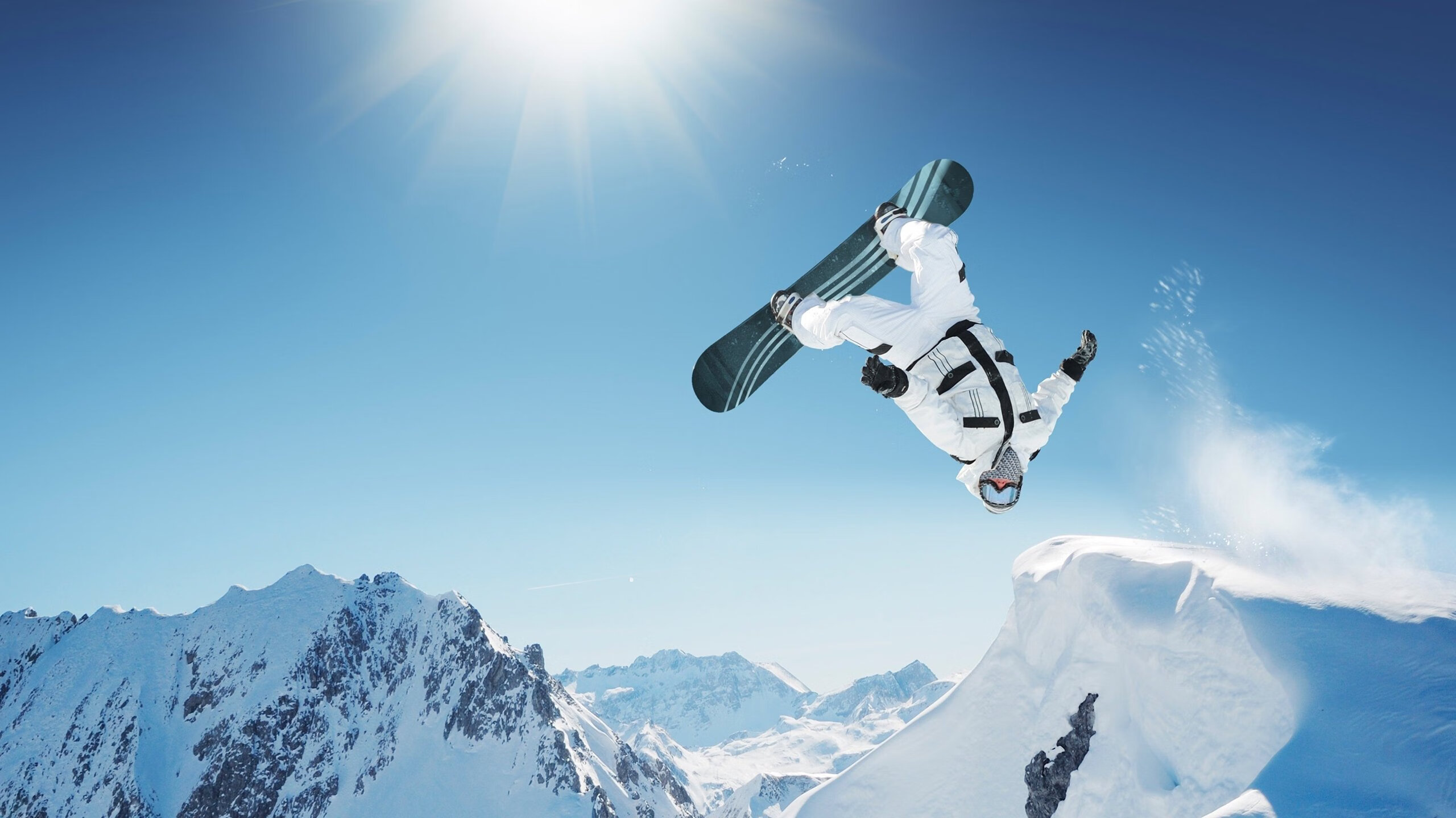 未来赛车的创新材料揭秘，未来赛车的创新材料揭秘是什么