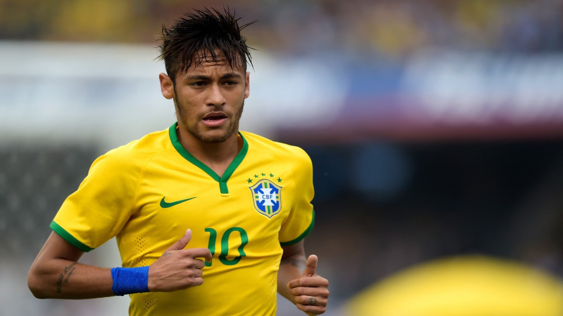 英超边路快攻频频奏效，现象级表现引关注，英超顶级边锋